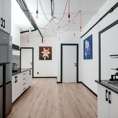 68 Hostel Бишкек Екстериор снимка