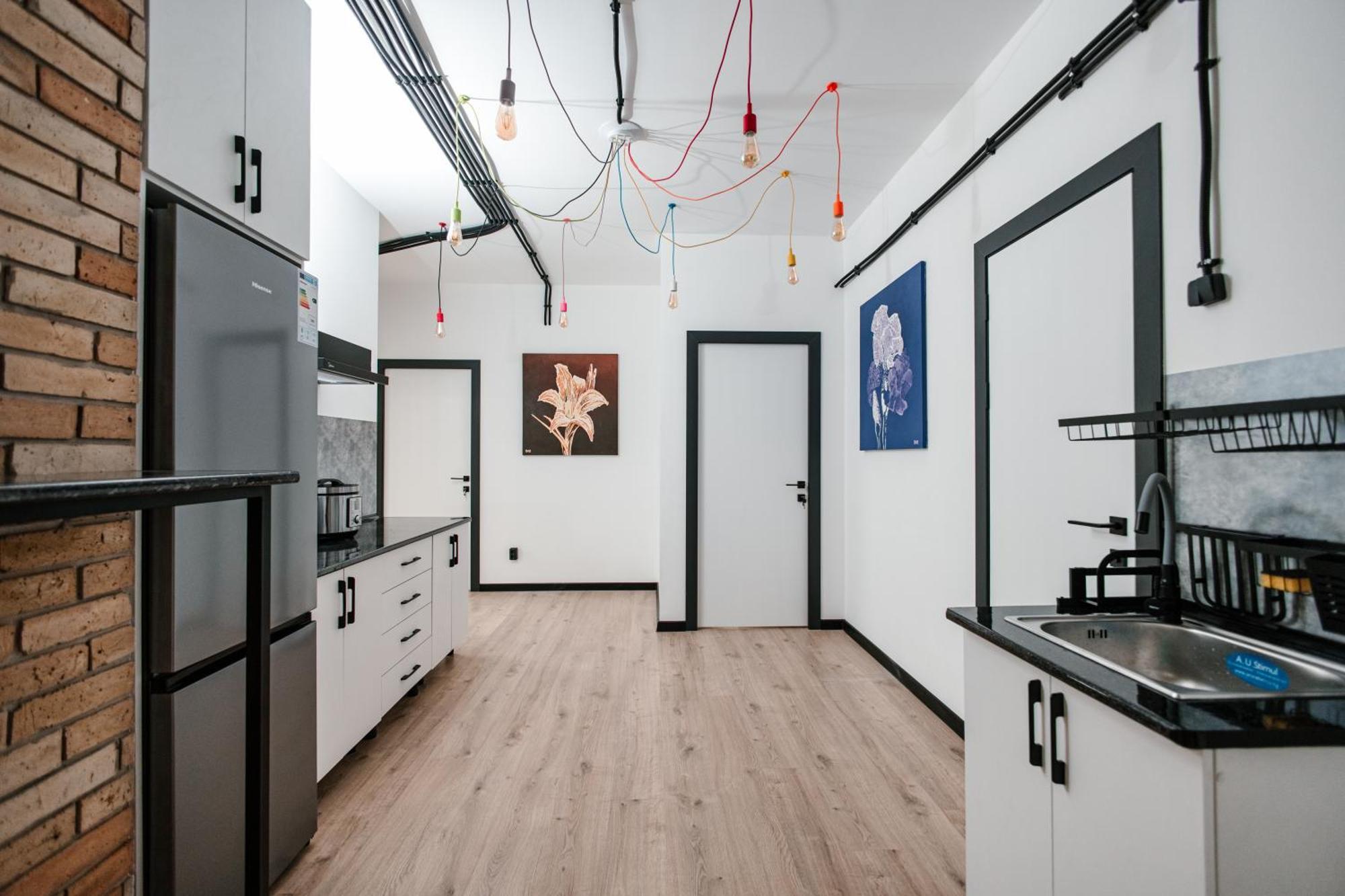 68 Hostel Бишкек Екстериор снимка