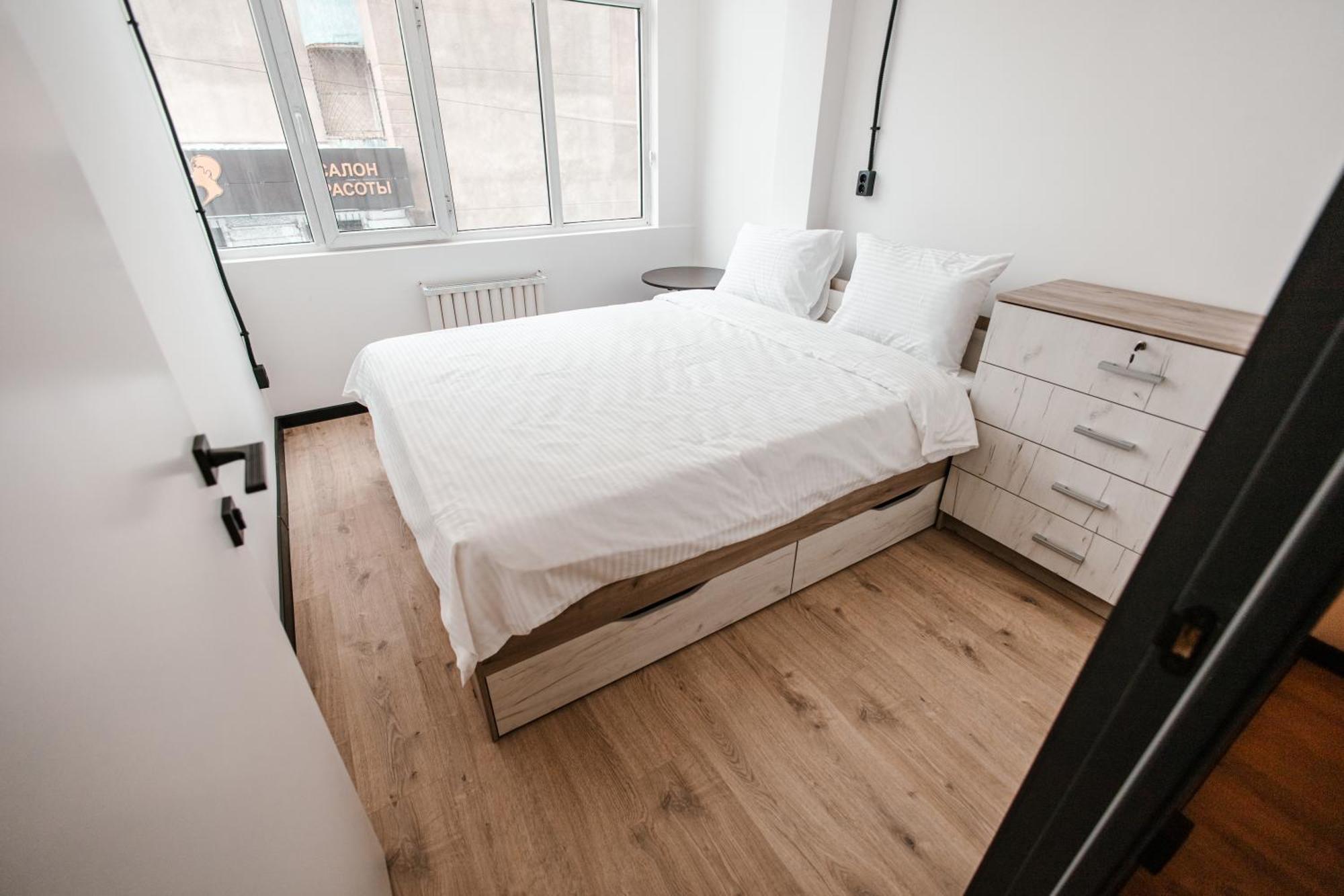 68 Hostel Бишкек Екстериор снимка